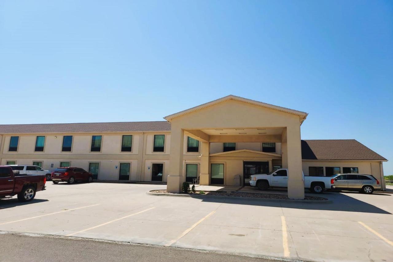 McPherson Inn By OYO, I-135 Exterior foto